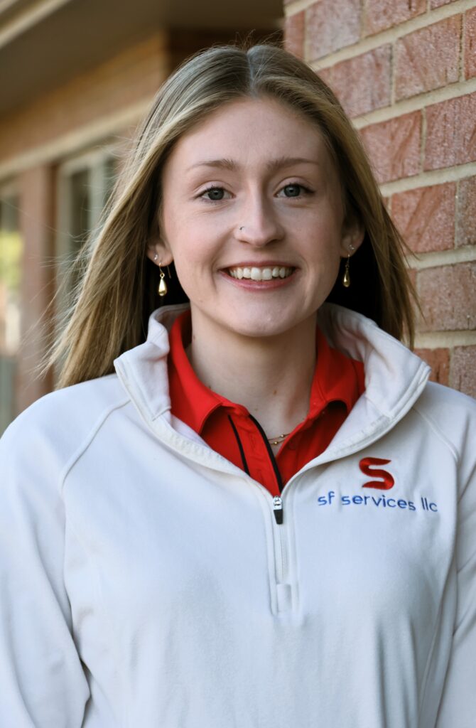 Lilly Starr, Office Manager